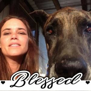 Meet your Posher, Holley